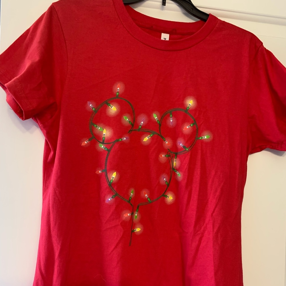 Screen printed Christmas Mickey TShirt✨🎄